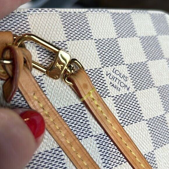 Louis Vuitton Pochette Damier Azur MM Wrist Strap Wristlet - Picture 10 of 12